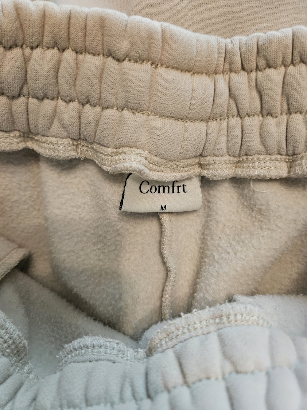 COMFRT Women’s Cream Crewneck Sweatshirt/Pants. - Picture 2 of 6